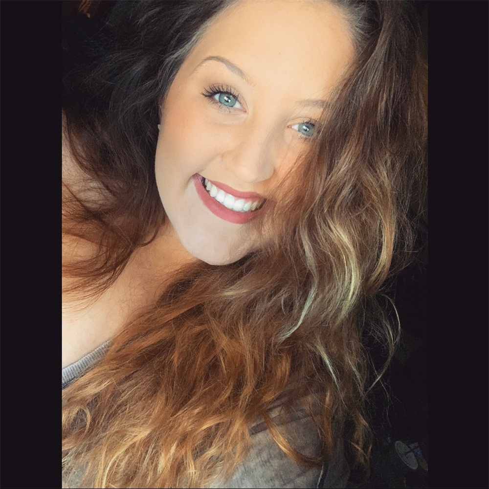 Meet your Posher, Kayla